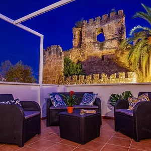 renovated-house-in-old-town-marbella.1costadelsol.com/